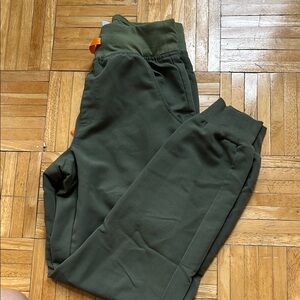 Figs Green Jogger pants with Tapered Leg